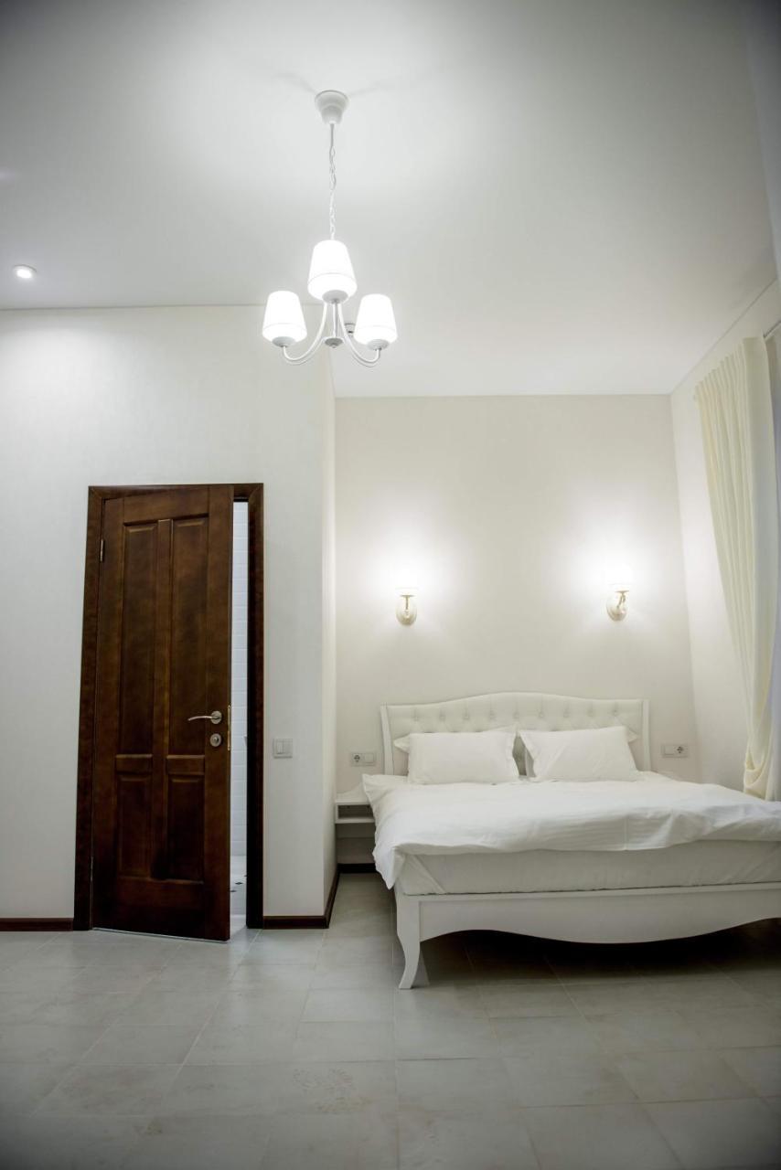 Apart Hotel Quartet Odessa Exteriör bild